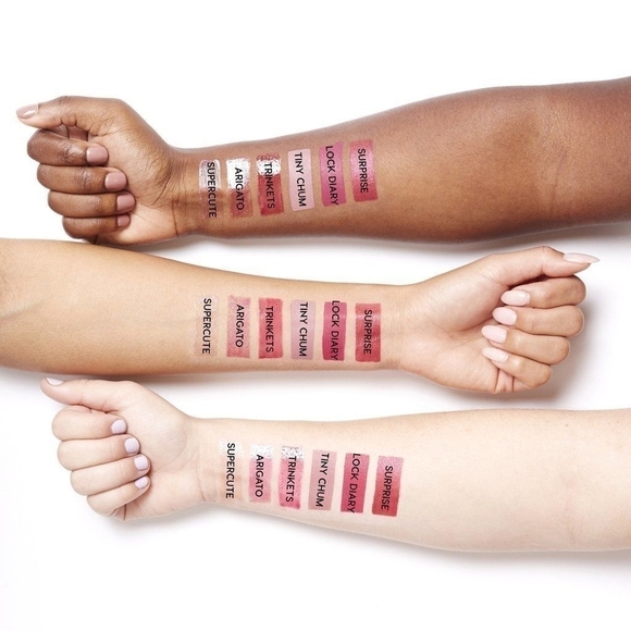 Colourpop x Hello Kitty Arigato Ultra Glossy Lip LE - Picture 2 of 6